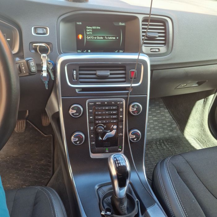 VOLVO V60 2015 — imagine 4