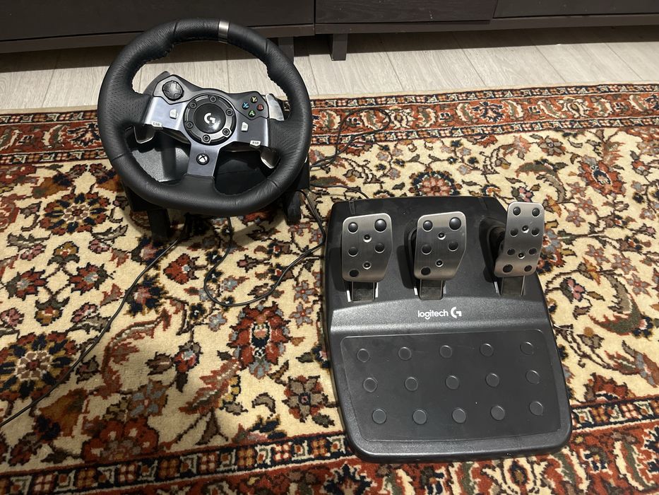 Logitech g920.