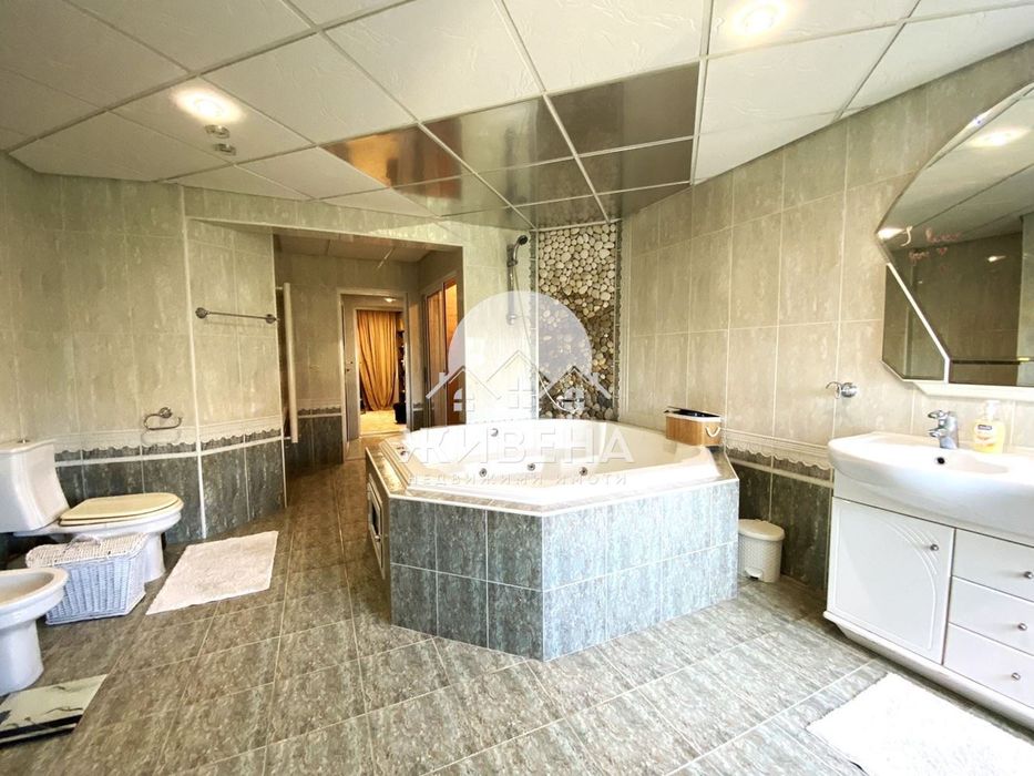 Дава се под наем Къща в Варна, м-т Евксиноград - 800 кв.м за 4000 € - Снимка #9