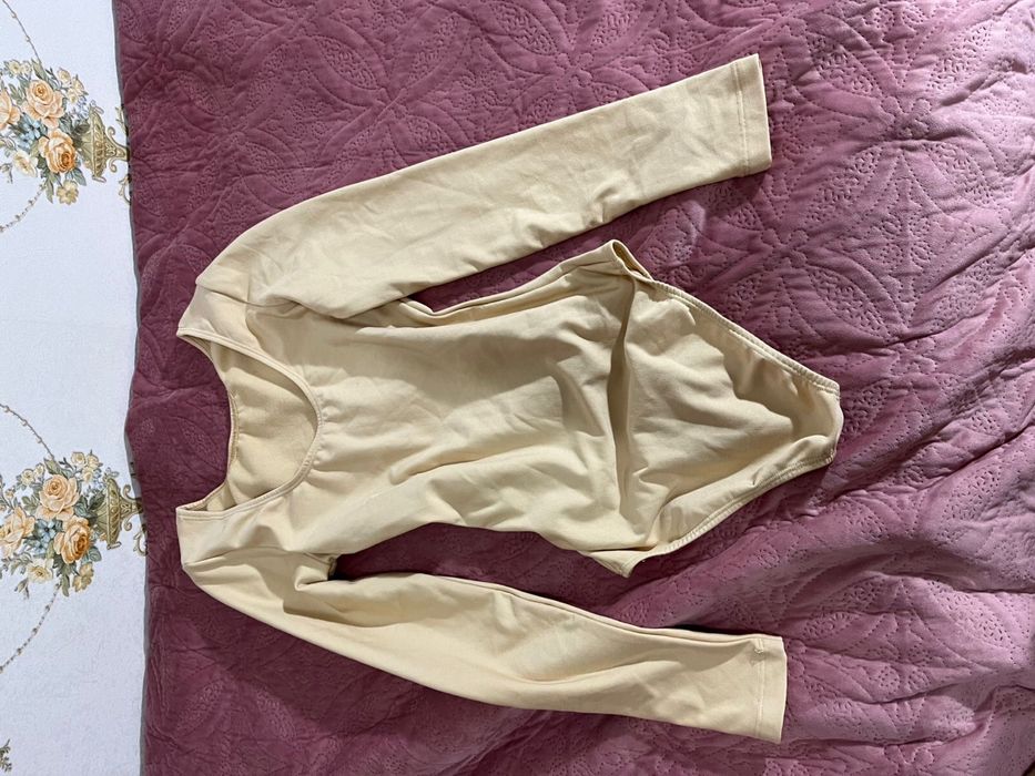 Набор одежды и коньки