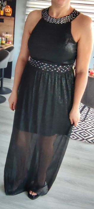 Черна рокля с къса подплата