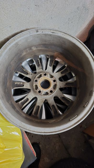 Vând sau schimb jante pe 17 Artec