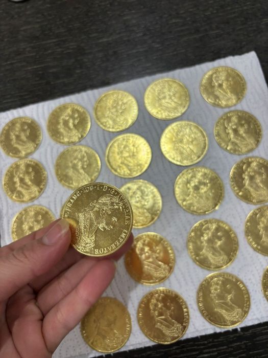 Vand lanturi placte cu aur de 18k