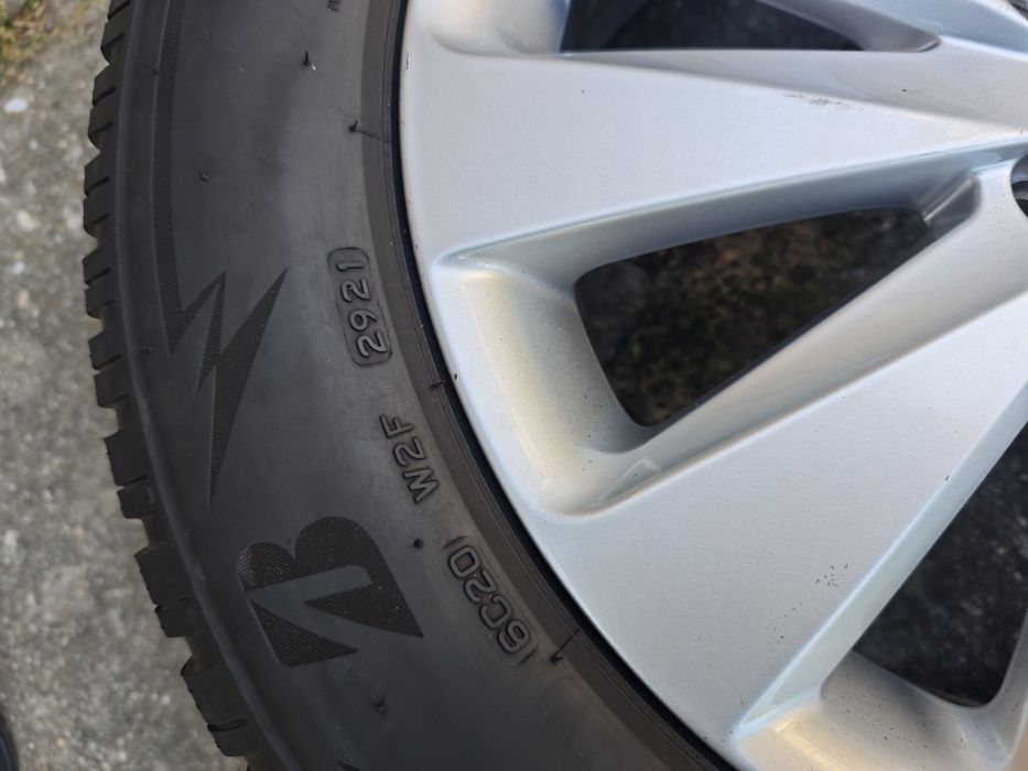 Джанти 16ки 5х100 със зимни гуми Bridgestone 205/60/16