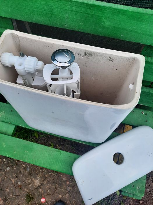 Vînd WC set ca noi.