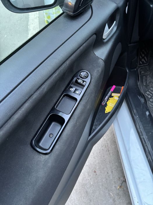 Vand Pegeout 207 din 2007 benzina 1,4motor