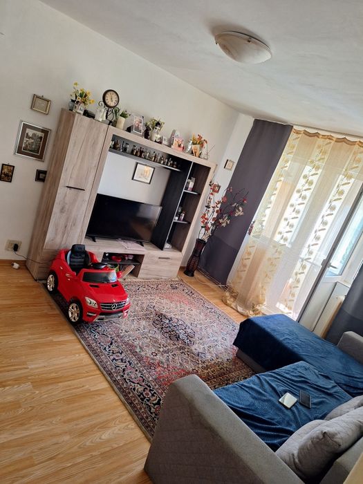Vand apartament 3 camere