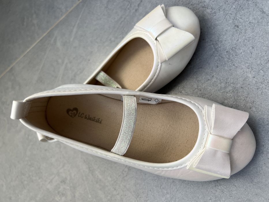 Туфли для девочек белые