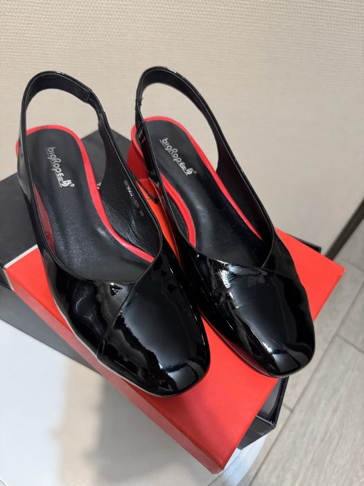 Босоножки кожа лак