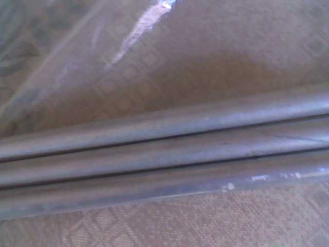 Трубы стальные новые - 2 шт., d32, длина каждой 2,8 м