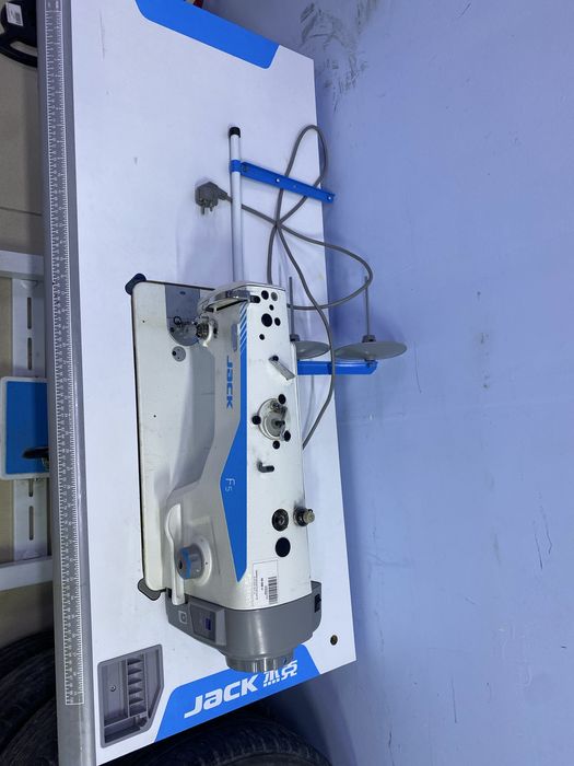 Швейная машина Jack f5