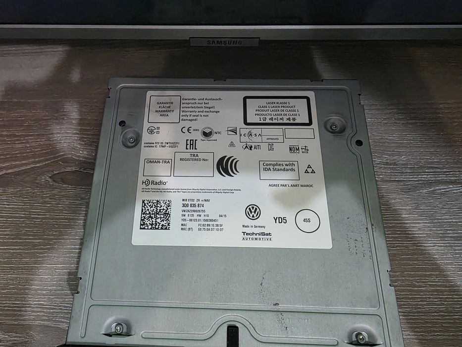 Мултимедиа четец за VW passat B8