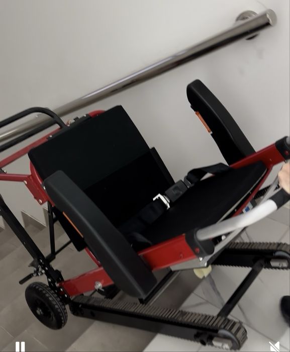 Инвалидное коляска, подемник, гусеничный