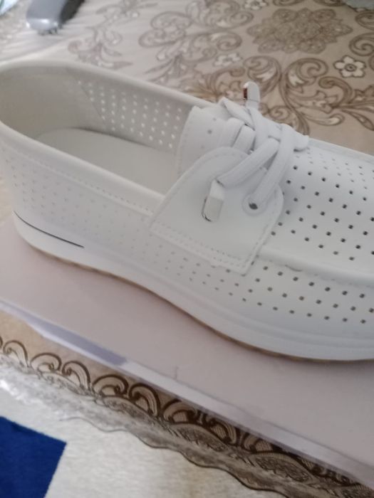 Продам обувь 5000т