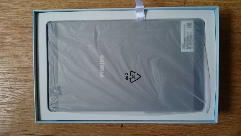 Планшет SONI xperia otablet Z2, 10,1" и PHILIPS 8"