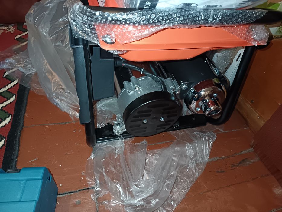 Продам генератор бензиновый