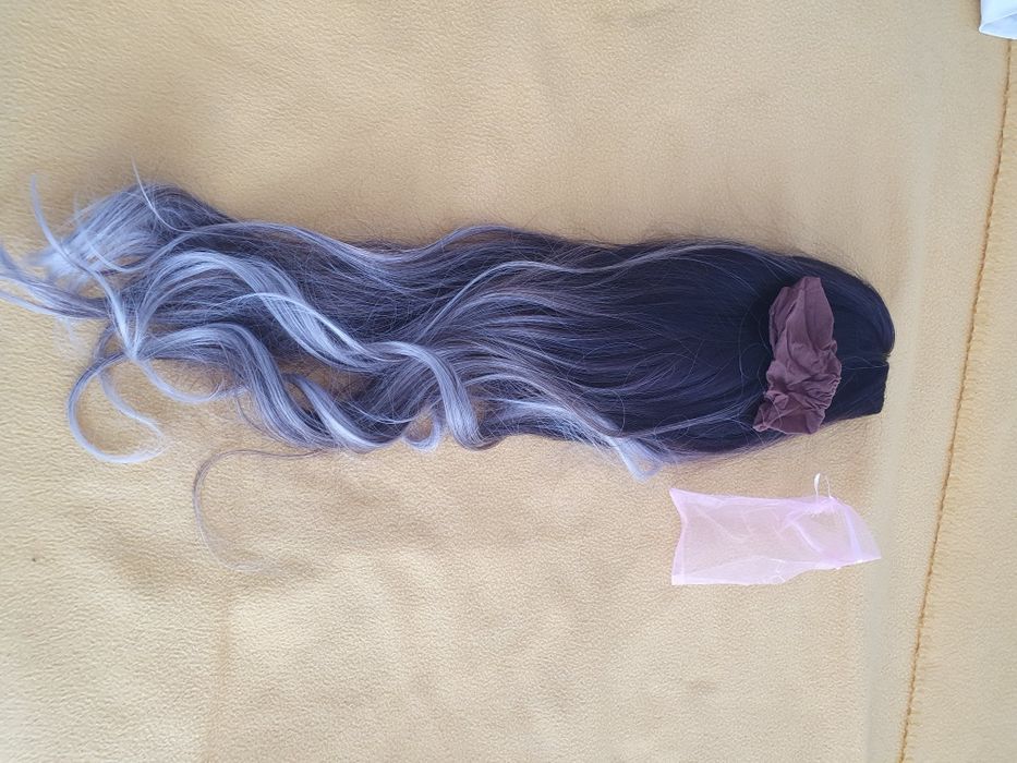 Peruca par sintetic cu suvite blonde gri