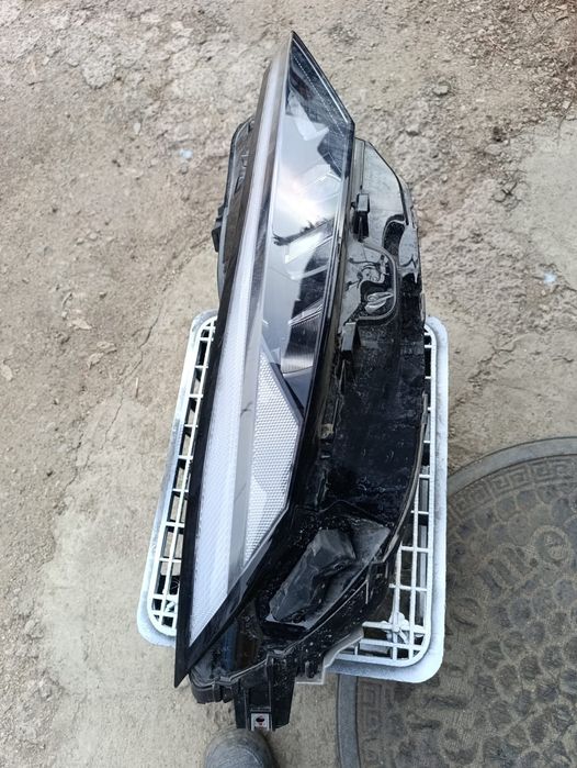 Продам фару на..