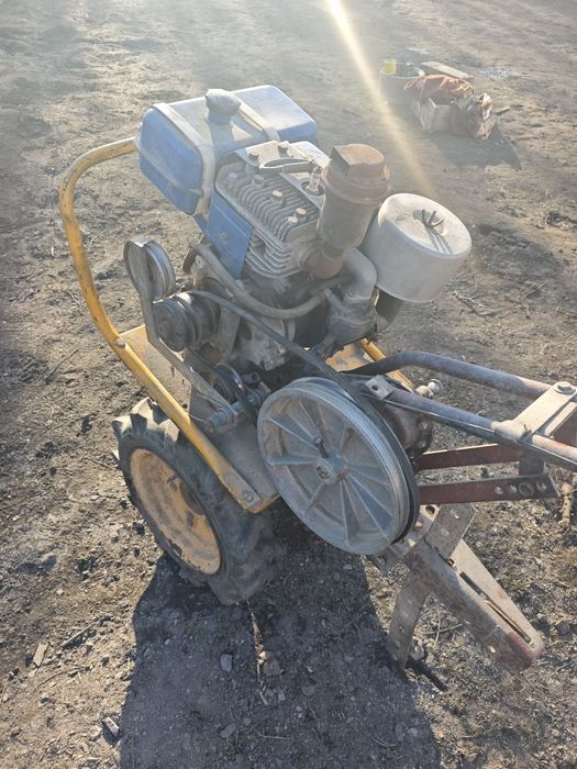 Продам мотоблок сами заводите