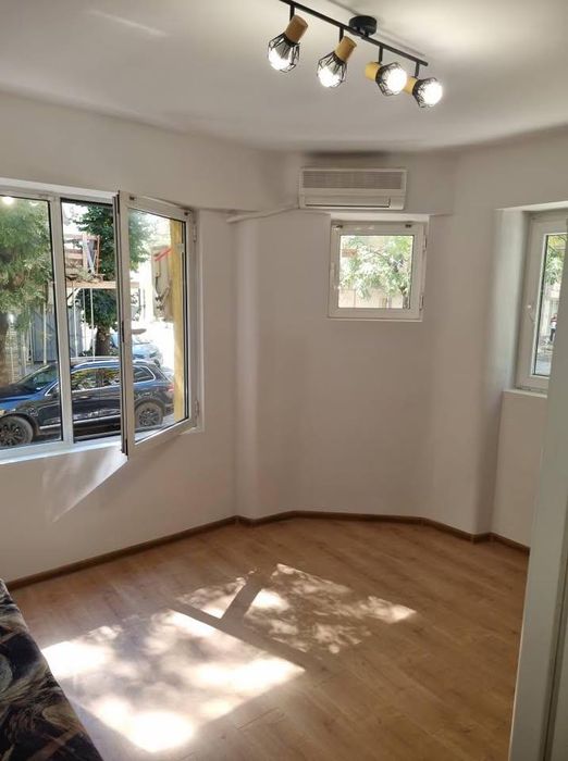 Дава се под наем Двустаен апартамент в София, Център - 53 кв.м за 562 € - Снимка #2