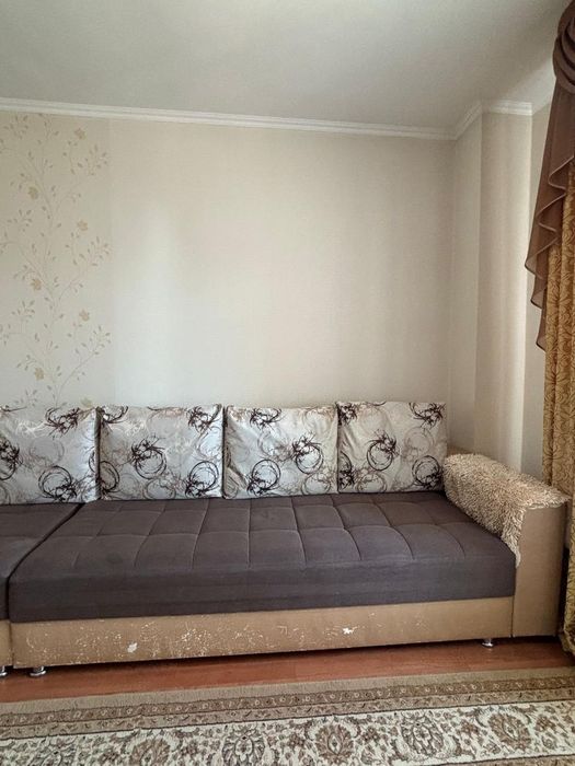 Продам Диван, кресло и пуфик.