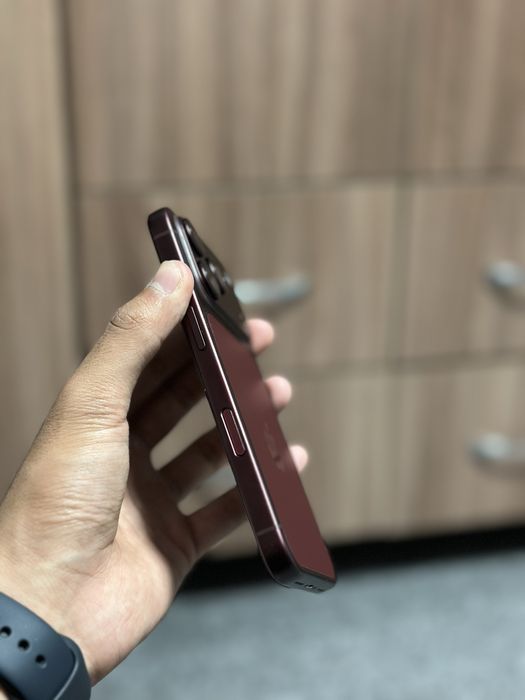 Телефон iPhone 14 Pro в корпусе 18 Pro