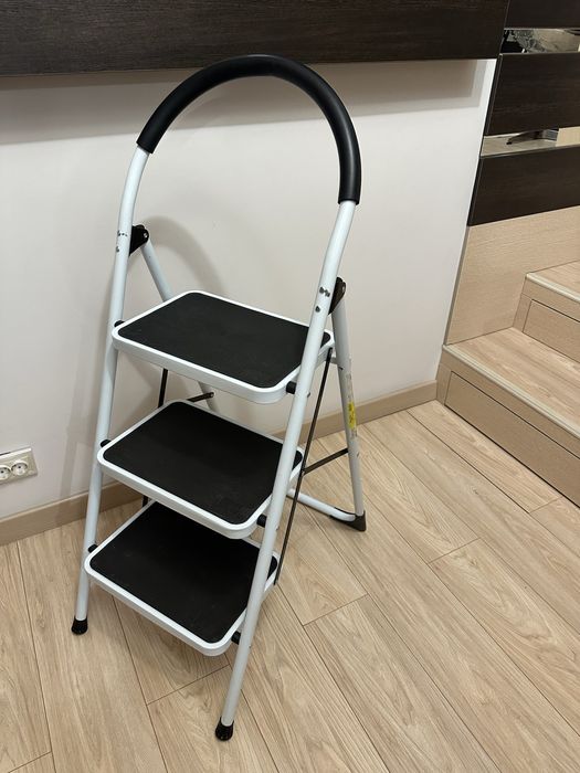 Продам стремянку почти новая
