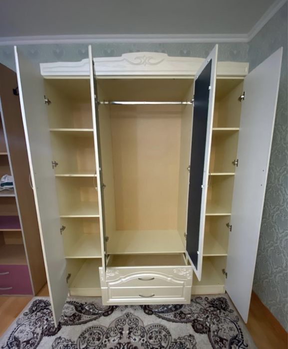 Спальный гарнитур