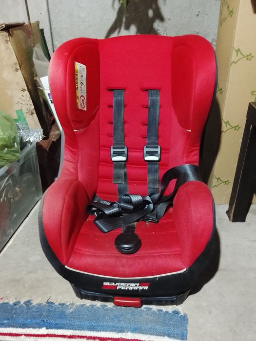 Scaun de mașină pt copil. SCUDERRIA FERRARI original.
