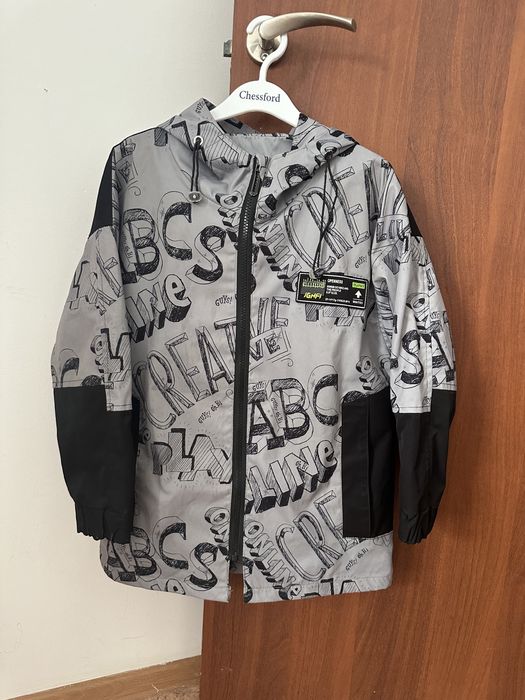 Продам ветровку недорого