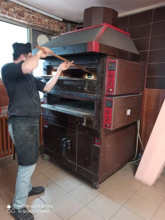 Cuptor Pizza,Frigider inox mare ,Hotă,Grill,Masă Pizza,