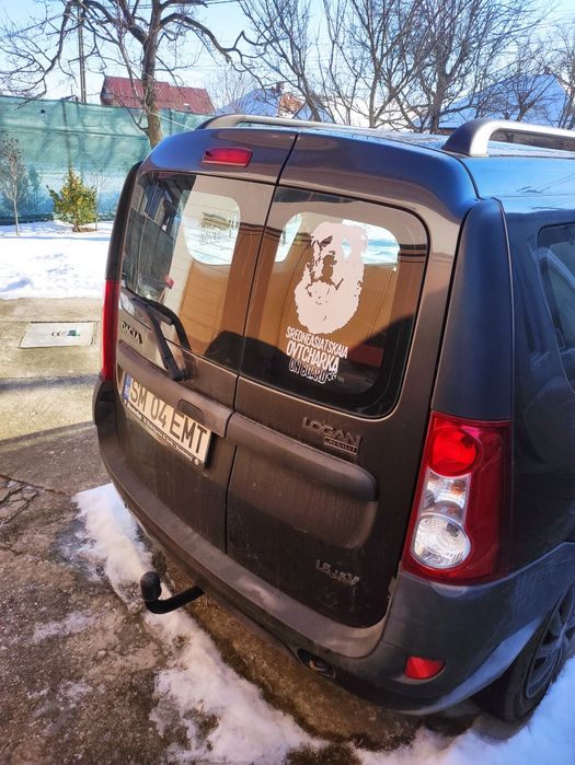 Vând Logan mcv 1.6 16v