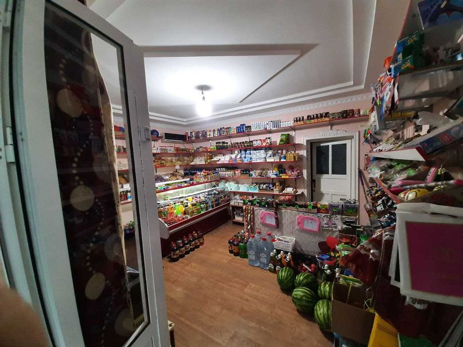 Срочно Уй сотилади Дукони билан Янгиюльда