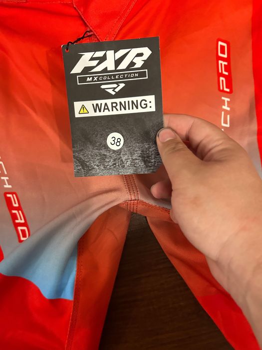 Продавам мотокрос екип FXR Clutch Pro