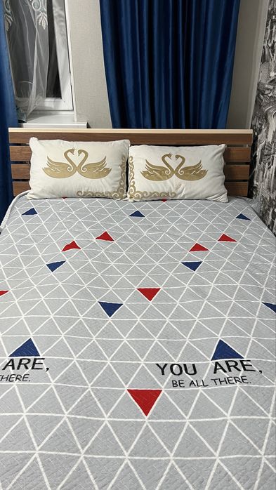 Продам кровать с матрасом (б/у).