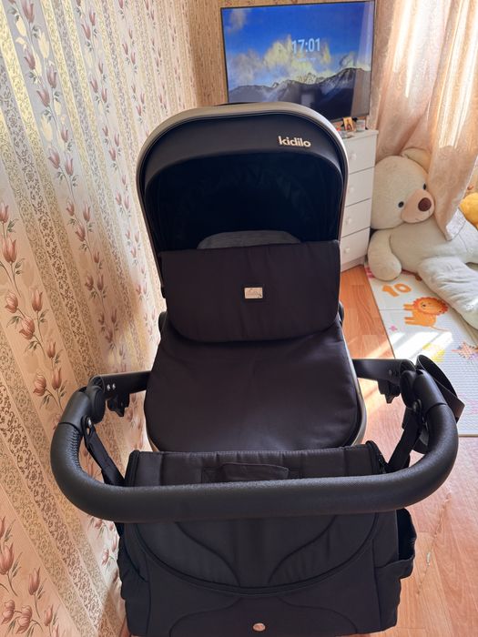 Продам коляску Kidilo