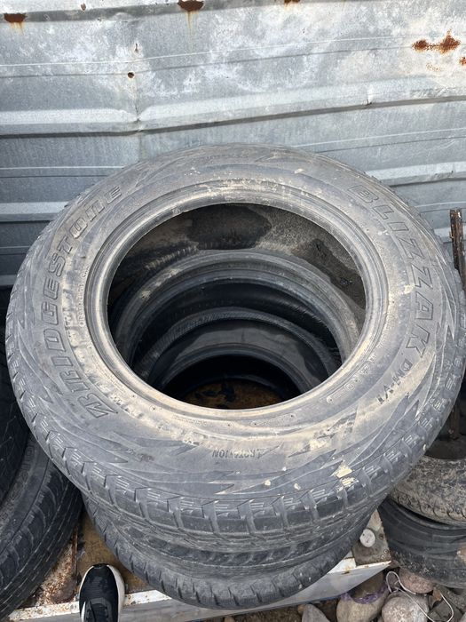 265 / 65 / R17.