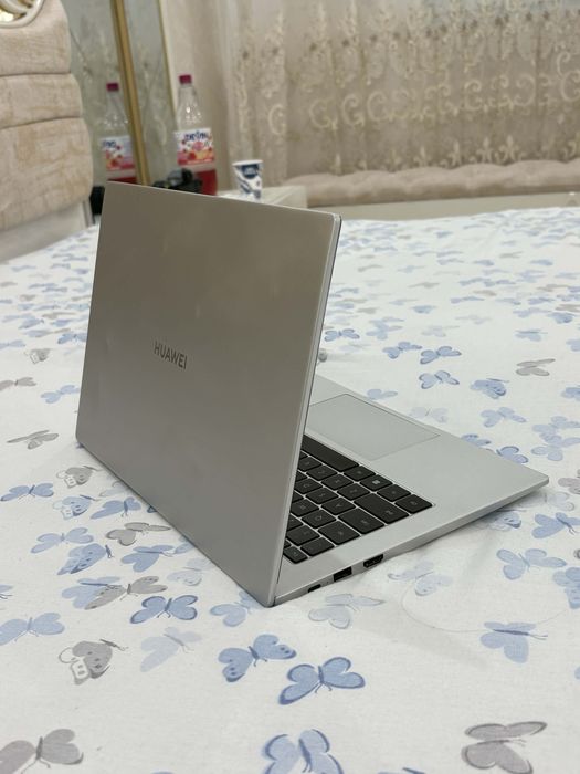 Лаптоп Huawai