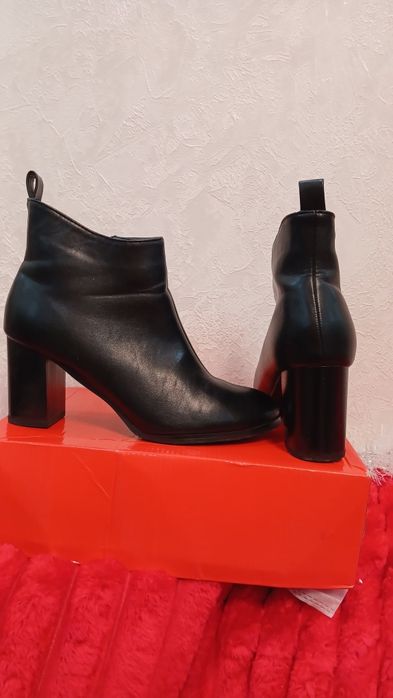 Сапожки на устойчиком каблуке