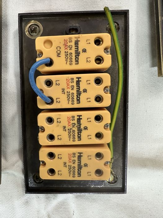 Выключатели, латунные