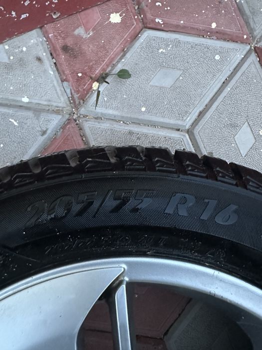 Шина с диском R16