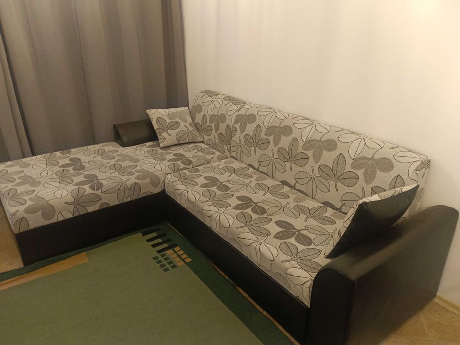 Разтегателен ъглов диван, като нов!