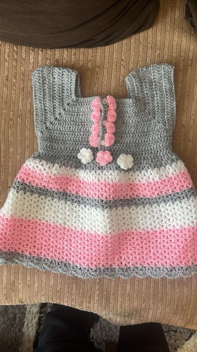 Ръчно изплетана рокличка