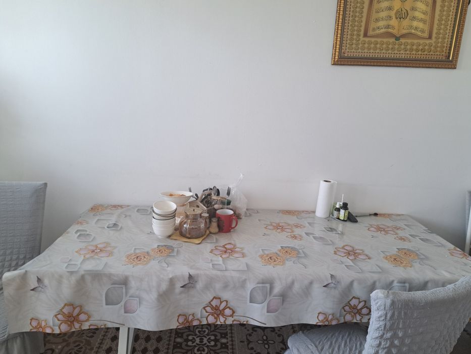 Продам стол с стульями