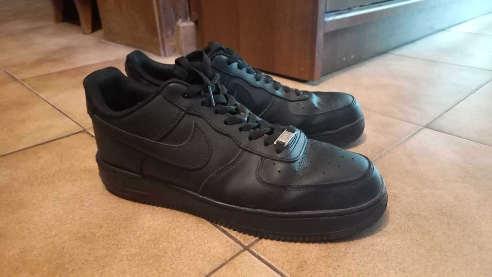 Nike Air Force 1 ЧЕРНИ 43 номер