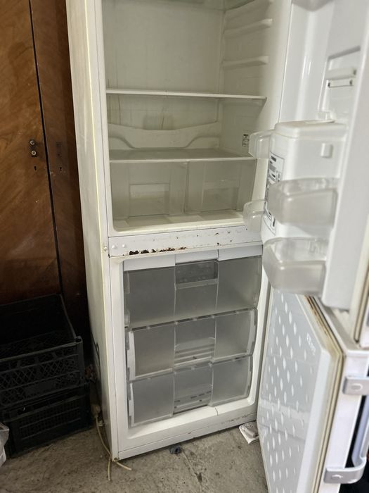 Vand frigider Beko complet functional