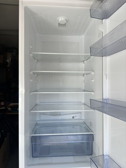 Холодильник Beko RCSK379M21W