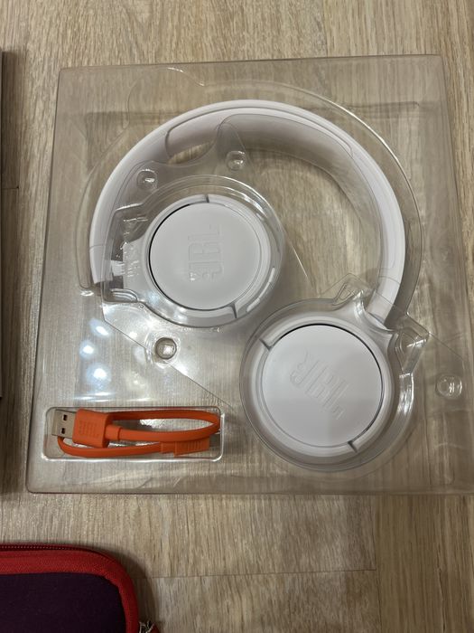 Наушники JBL бренд