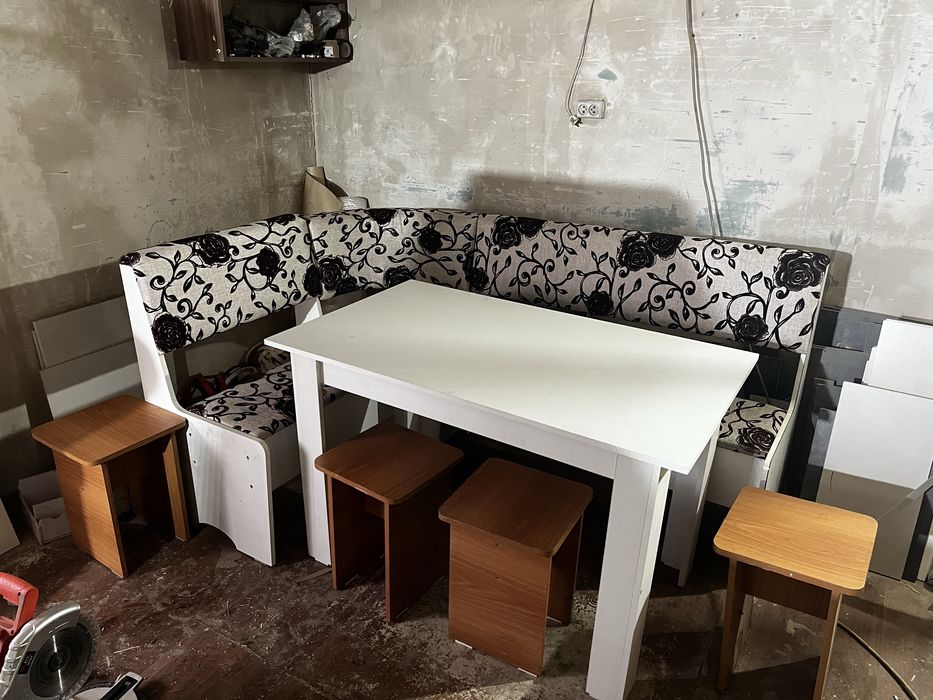 Кухонный уголок новый