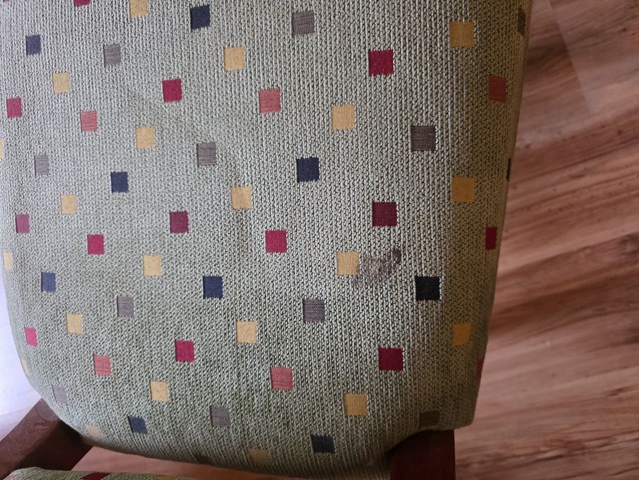 Дървена маса за хранене със стъклен плот и 4 стола